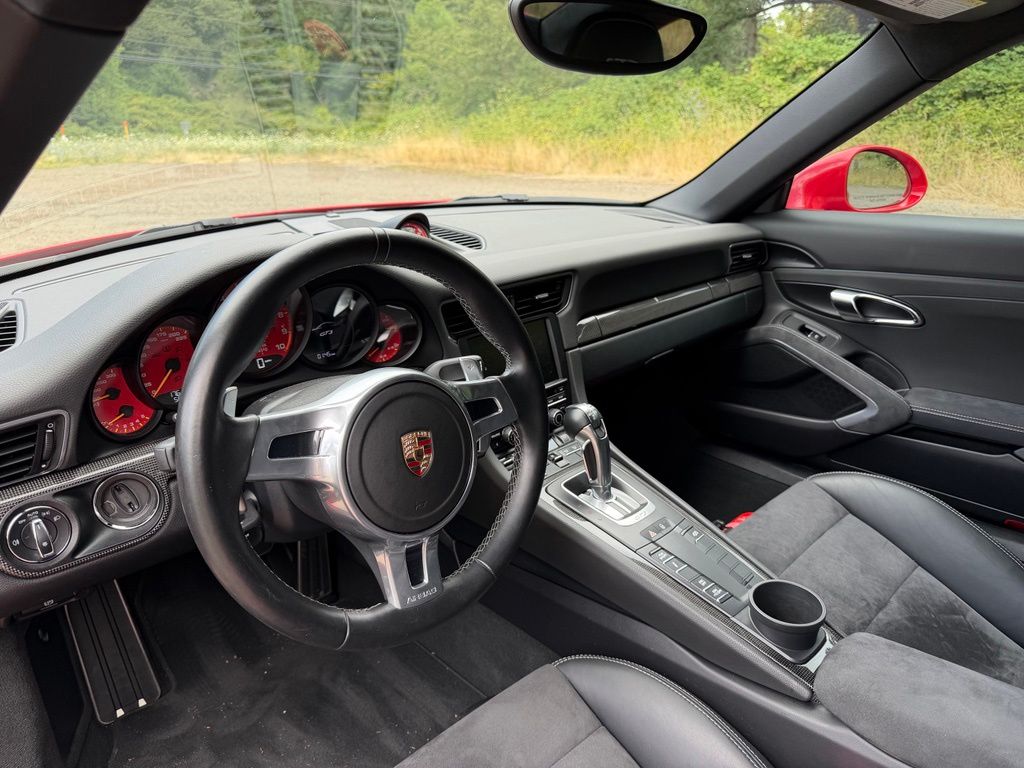 2015 Porsche 911 GT3 thumbnail 18
