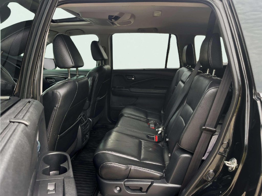 Used 2019 Crystal Black Pearl Honda Touring image 28