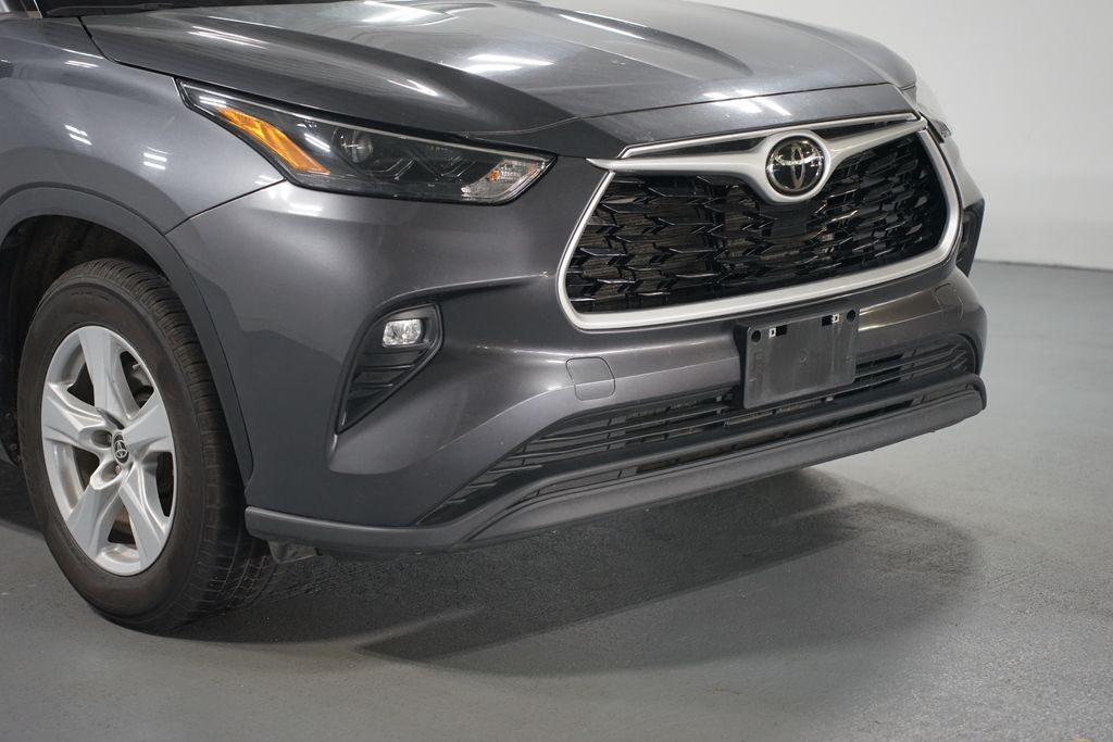 Thumbnail: 2023 Toyota Highlander - 4