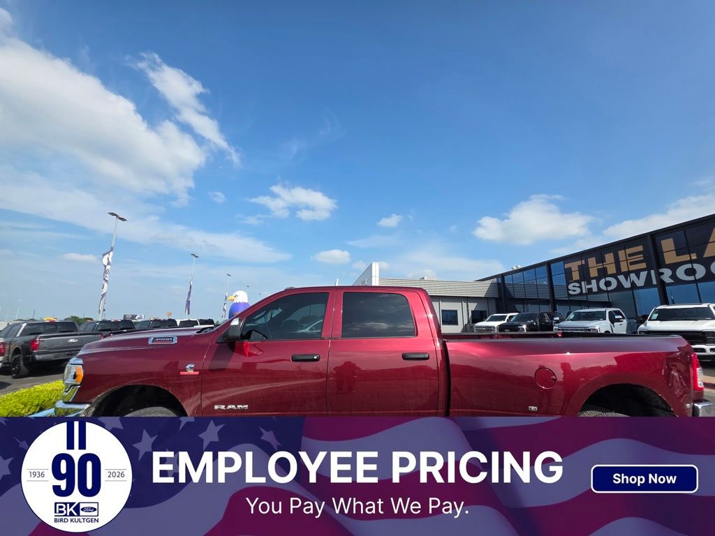 Delmonico Red Pearlcoat 2022 RAM 3500 Tradesman Crew Cab LB DRW 4WD Pickup Truck Four-Wheel Drive 6-Speed Automatic