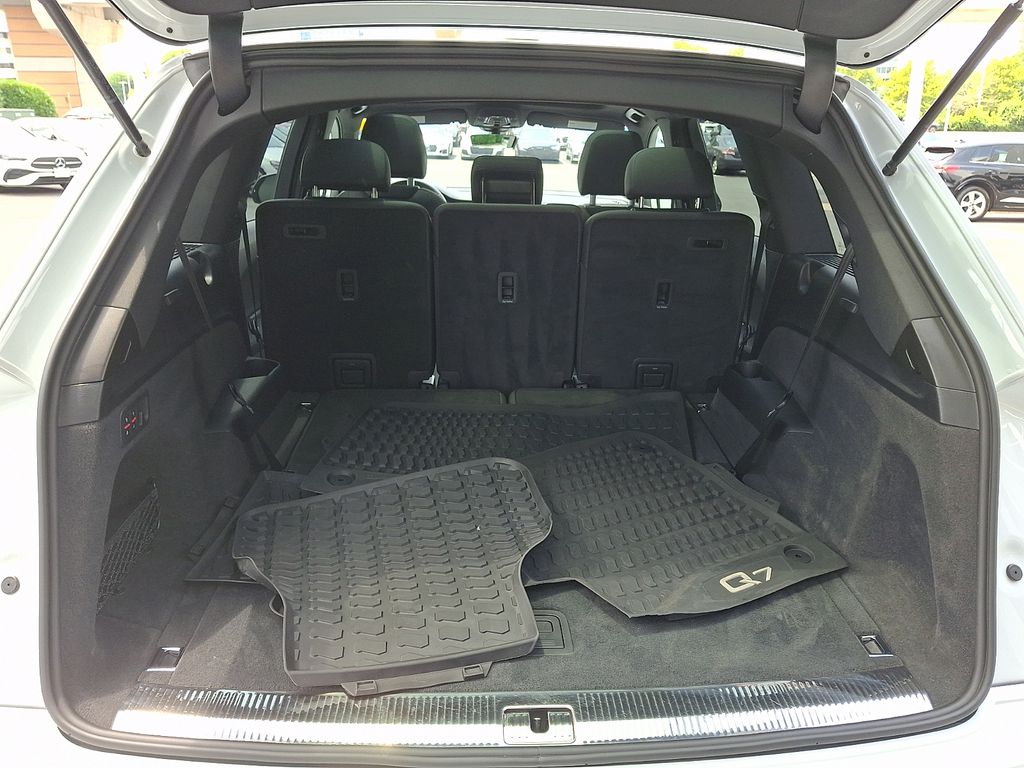 Thumbnail: 2023 Audi Q7 - 28