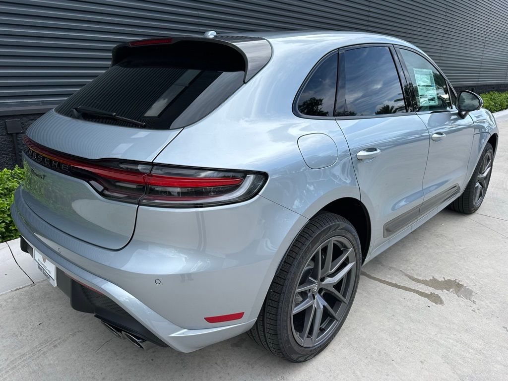 Thumbnail: 2025 Porsche Macan - 9