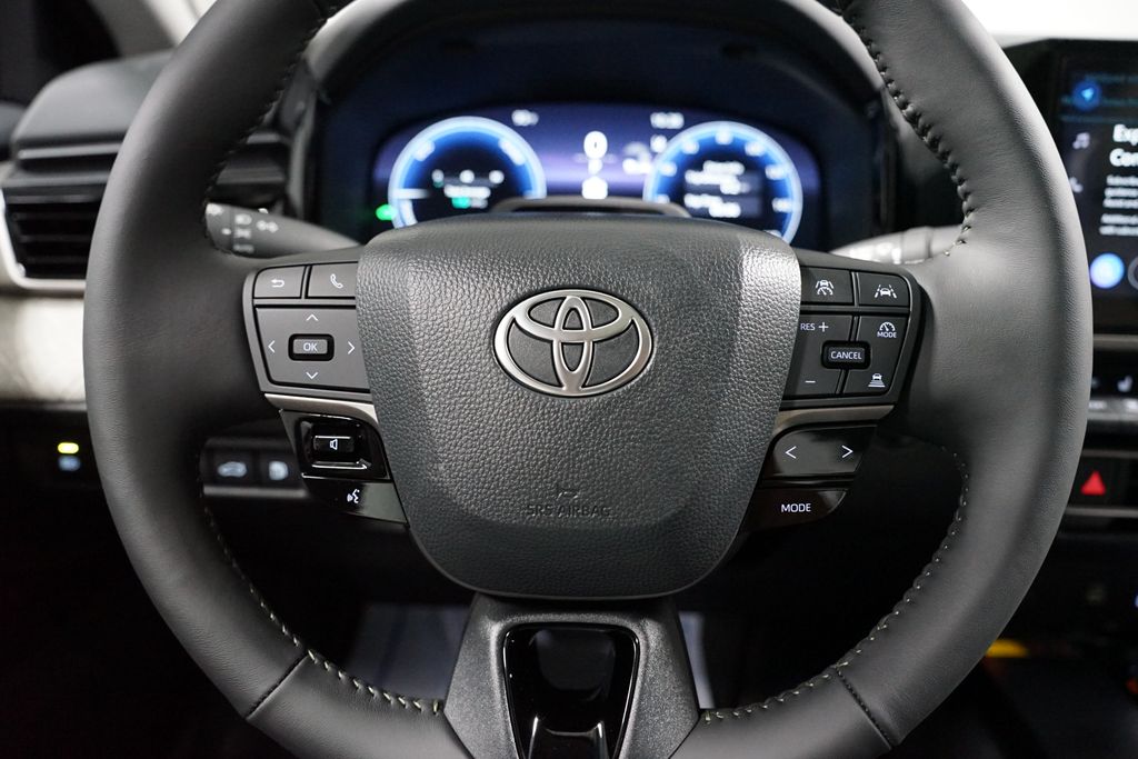 Thumbnail: 2025 Toyota Camry - 11