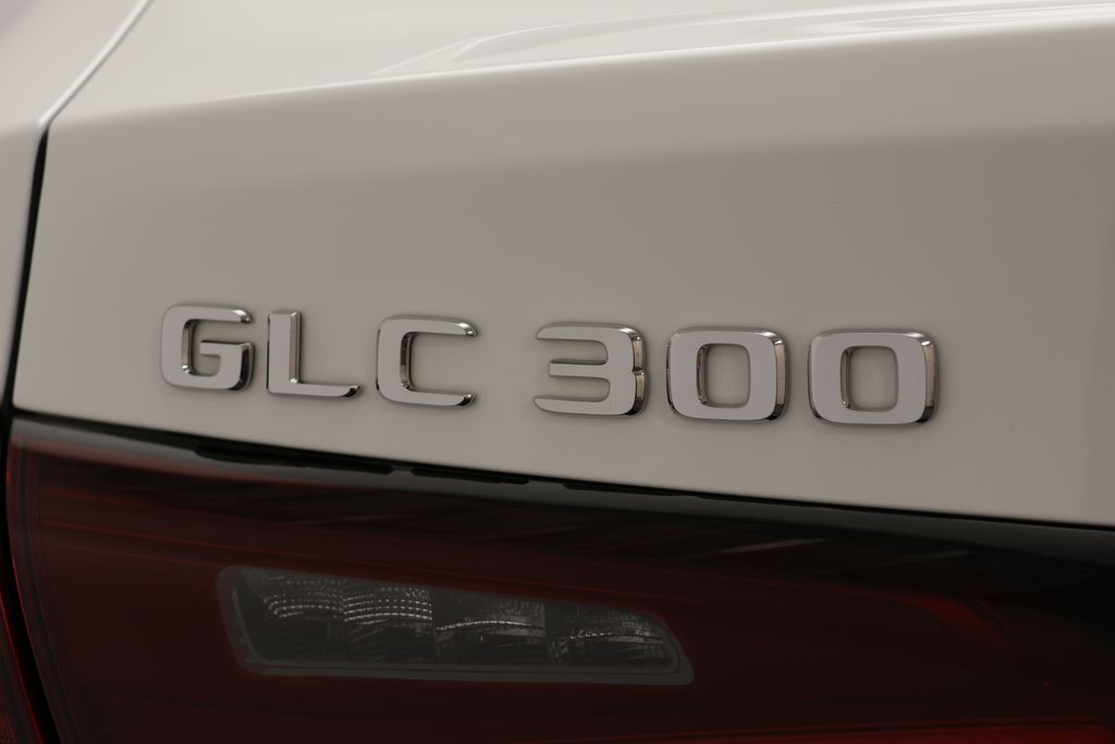 Thumbnail: 2026 Mercedes-Benz GLC - 9