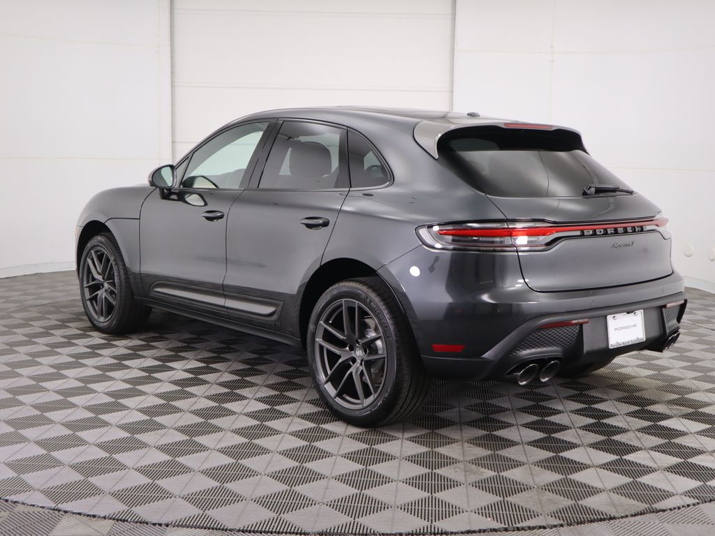 Thumbnail: 2025 Porsche Macan - 3
