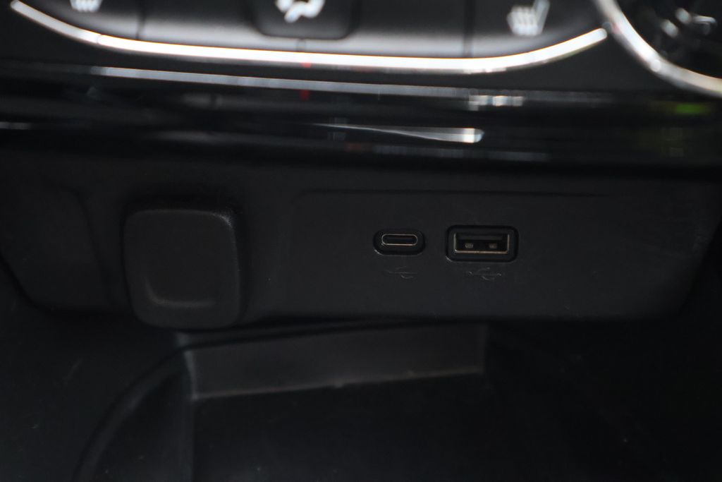 Thumbnail: 2024 Chevrolet Trax - 24