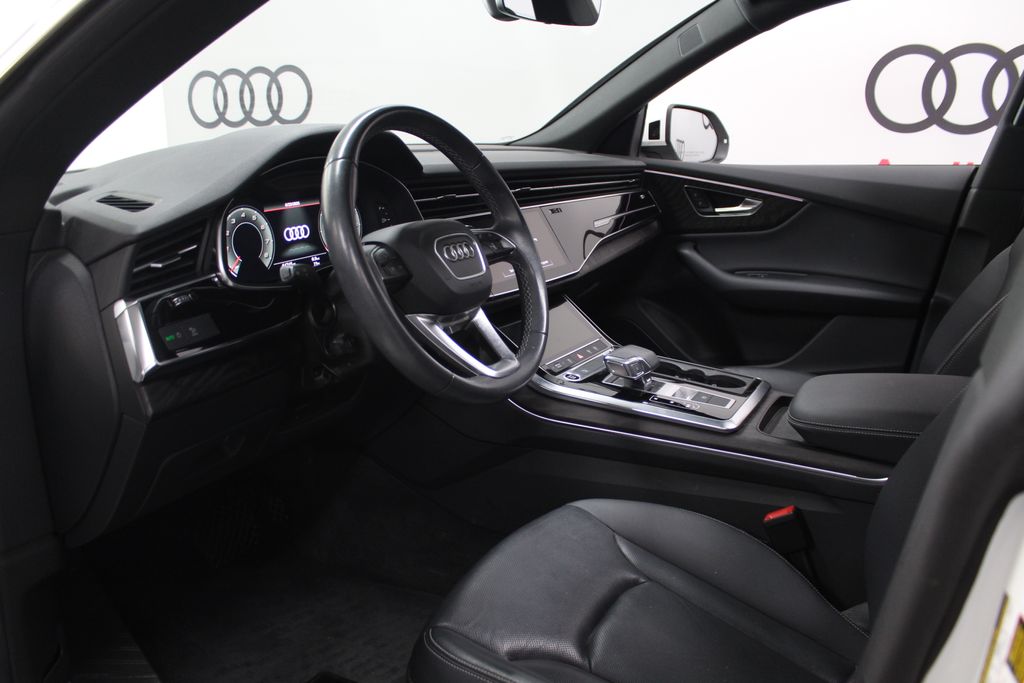 Thumbnail: 2021 Audi Q8 - 10