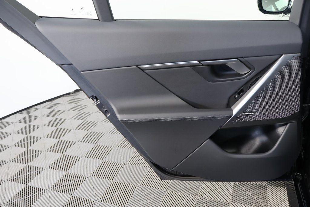 Thumbnail: 2026 BMW 5 Series - 13