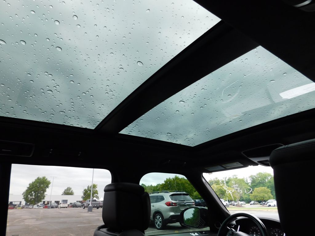 Thumbnail: 2020 Land Rover Range Rover - 6