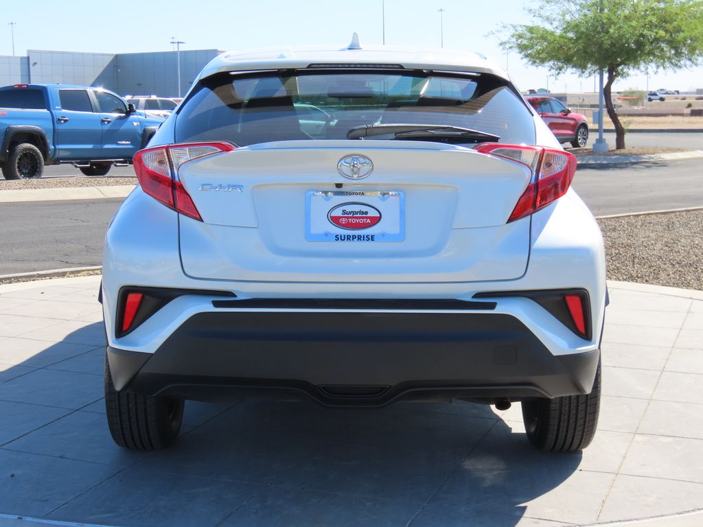 2021 Toyota C-HR LE 6