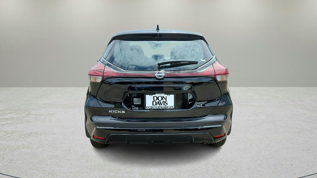 2025 Nissan Kicks Play