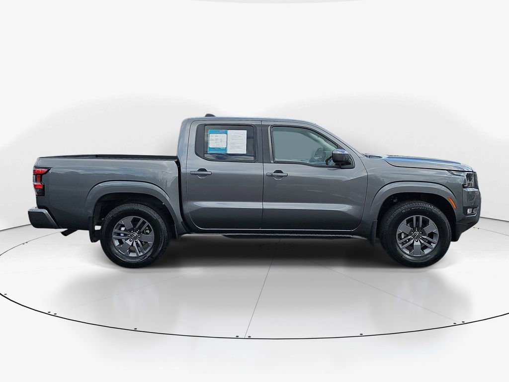 View vehicle photo 4