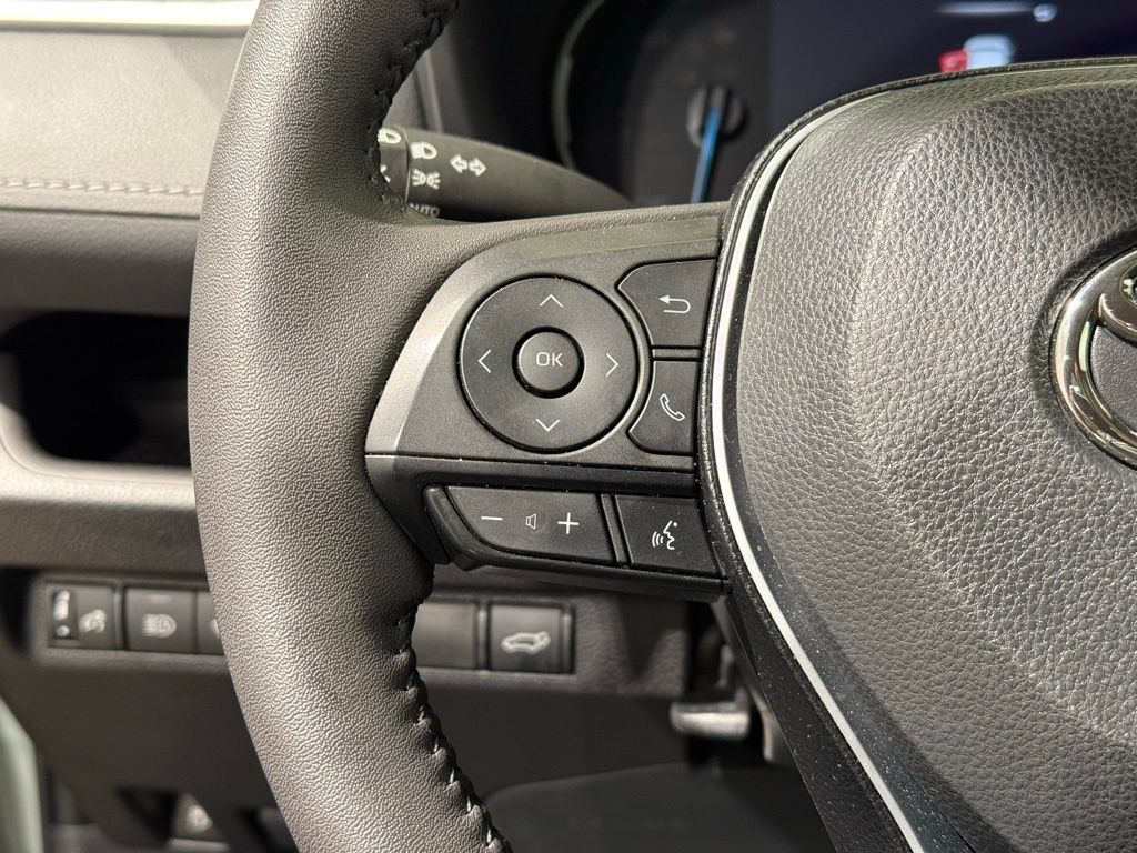 Thumbnail: 2023 Toyota RAV4 - 25