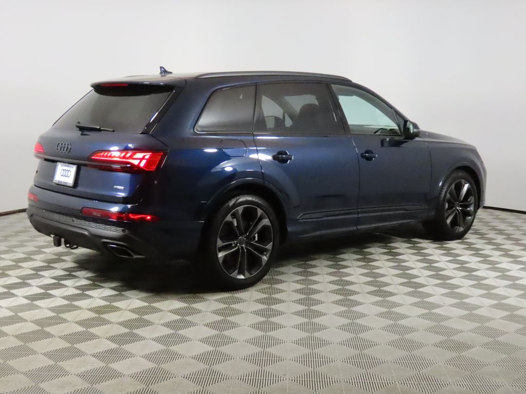Thumbnail: 2026 Audi Q7 - 5