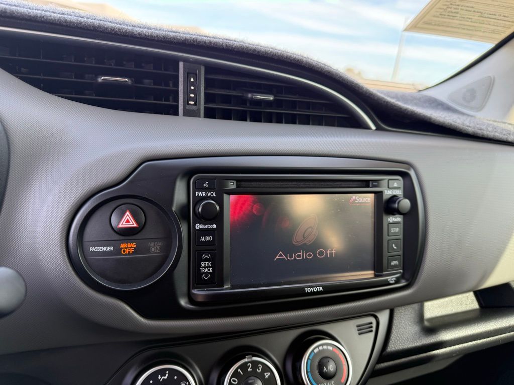 Thumbnail: 2016 Toyota Yaris - 18