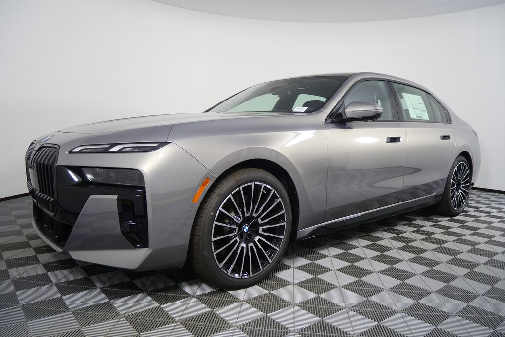 Thumbnail: 2025 BMW 7 Series - 8