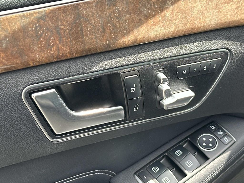 Thumbnail: 2016 Mercedes-Benz E-Class - 29