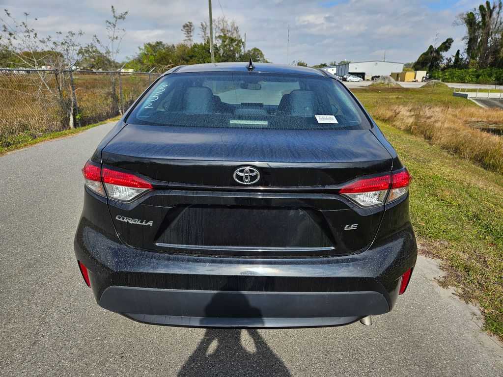 2021 Toyota Corolla LE 4