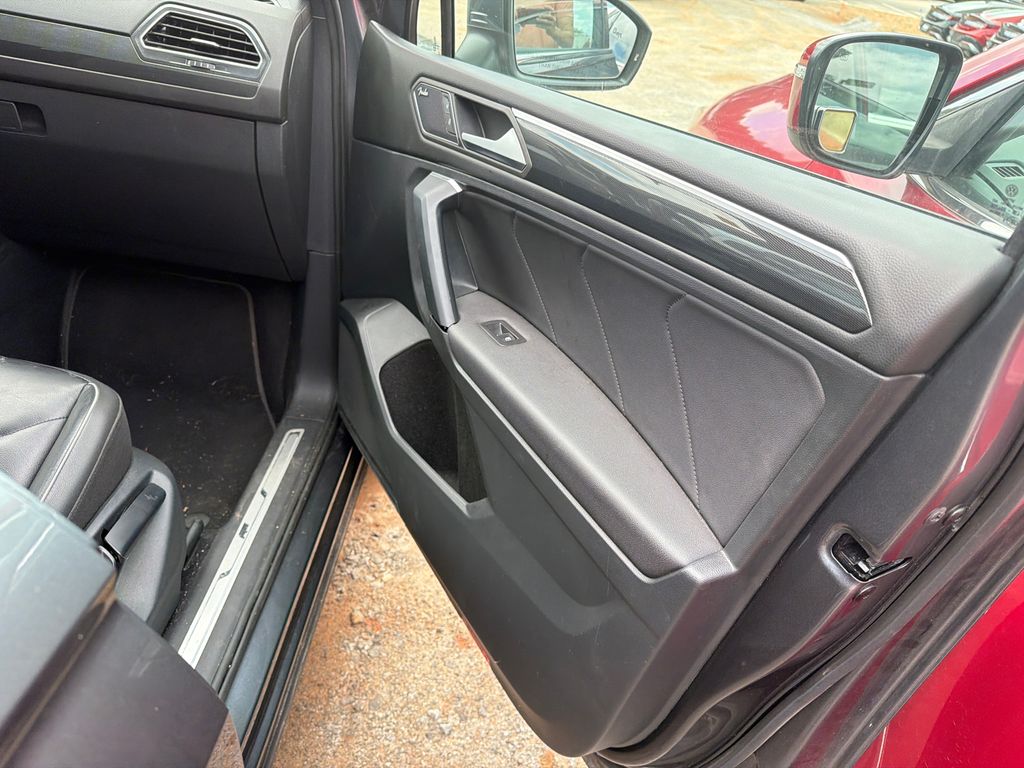 Used 2019 Platinum Gray Metallic Volkswagen 2.0T SEL Premium R-Line image 11