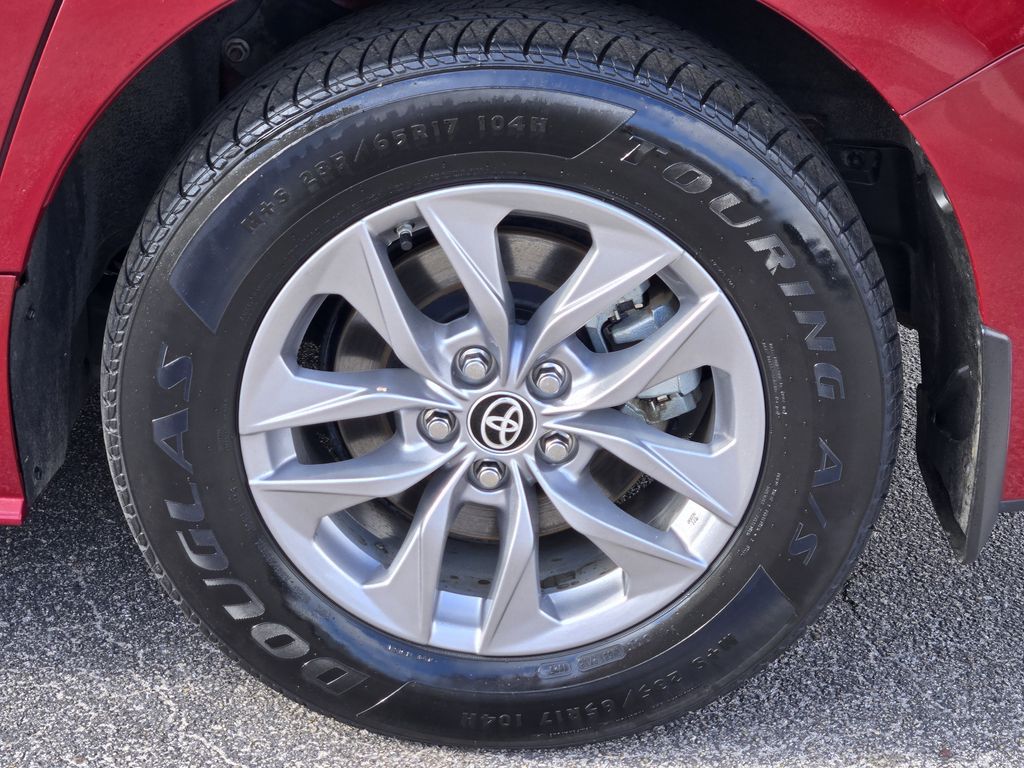 2024 Toyota Sienna LE - 8
