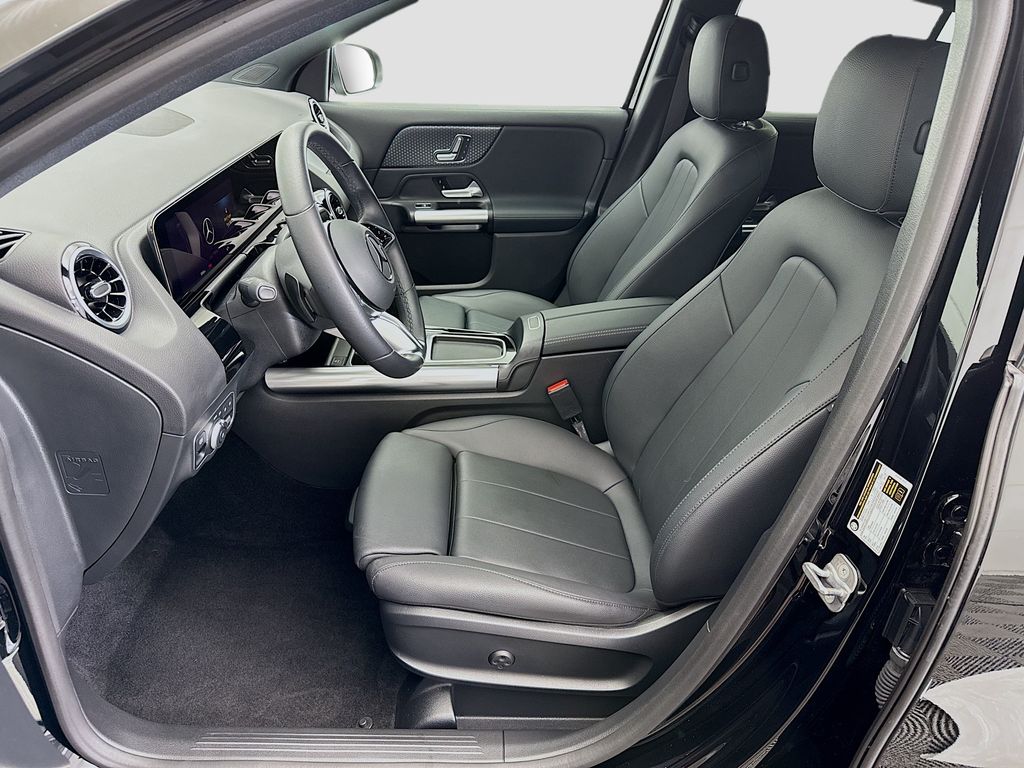 Thumbnail: 2025 Mercedes-Benz GLA - 17