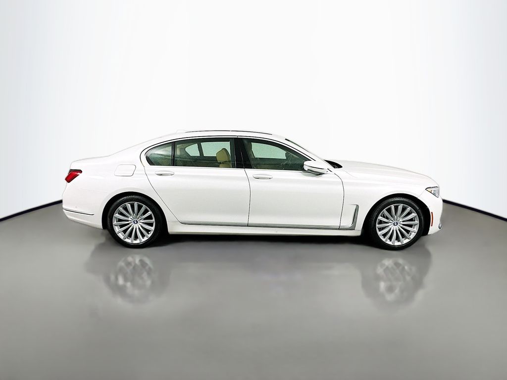 2022 BMW 7 Series 740i 4