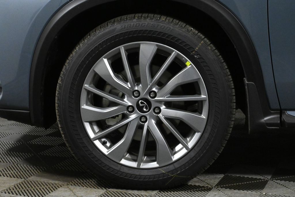 Thumbnail: 2025 INFINITI QX50 - 12