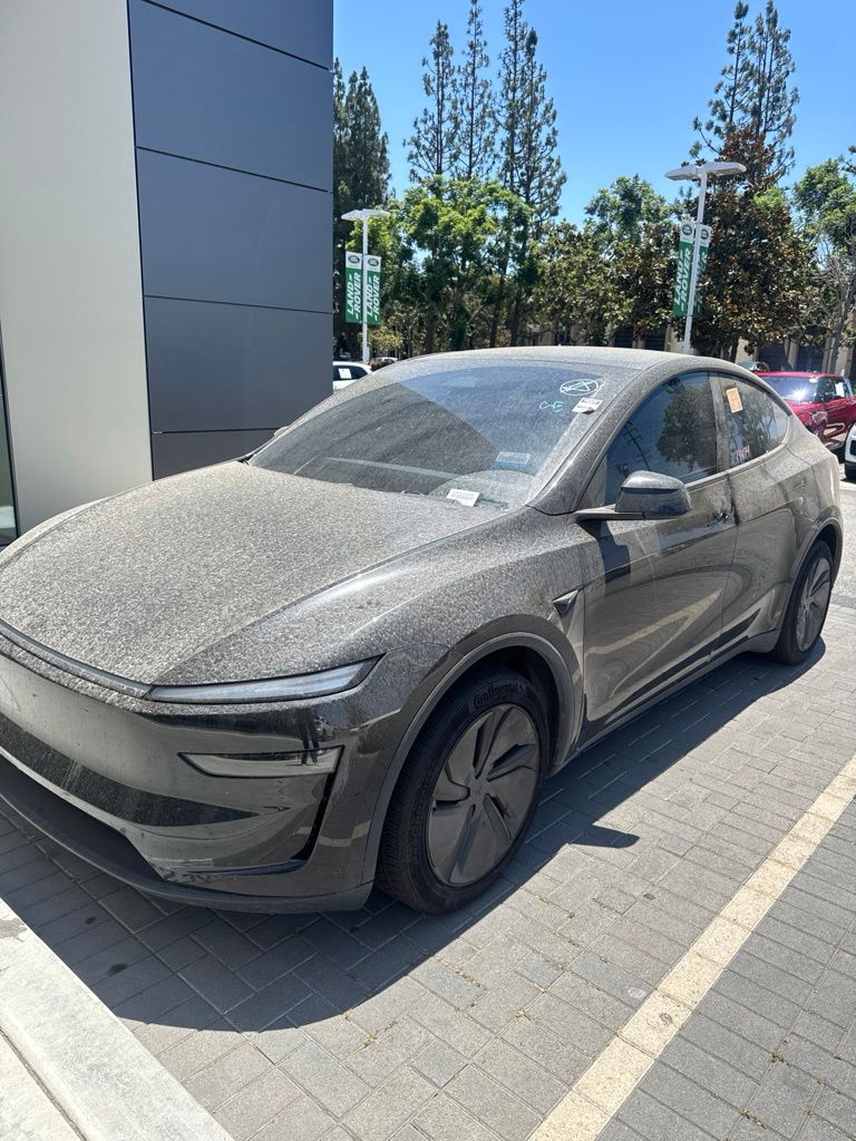 Solid Black 2026 Tesla Model Y SUV / Crossover Rear-Wheel Drive 1-Speed Automatic
