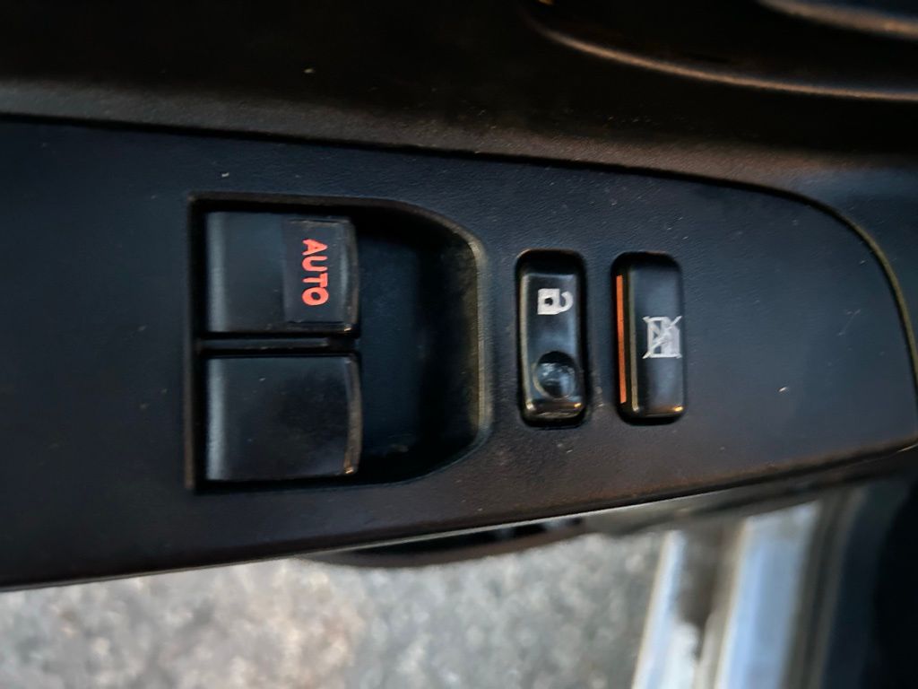 Thumbnail: 2018 Toyota Yaris - 15