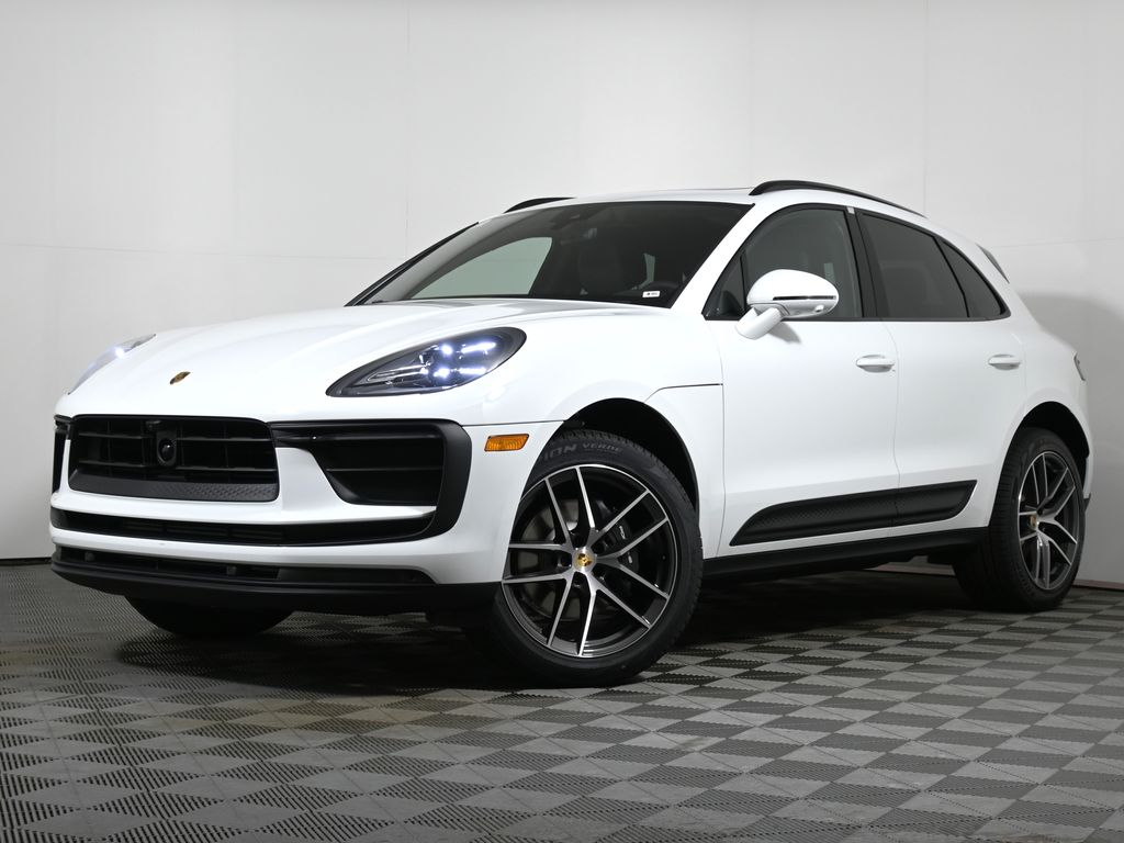Thumbnail: 2024 Porsche Macan - 1