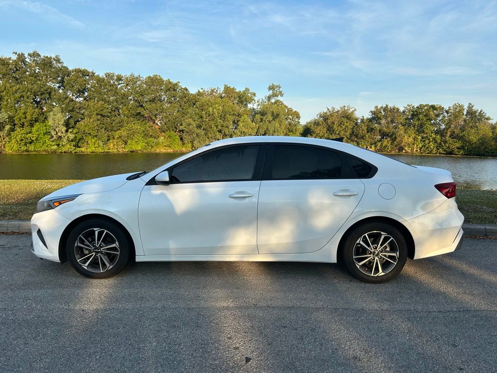 Thumbnail: 2022 Kia Forte - 2