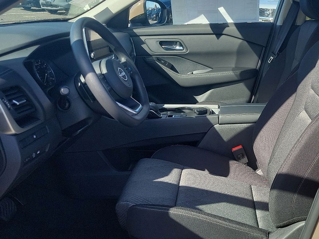 2024 Nissan Rogue SV 7