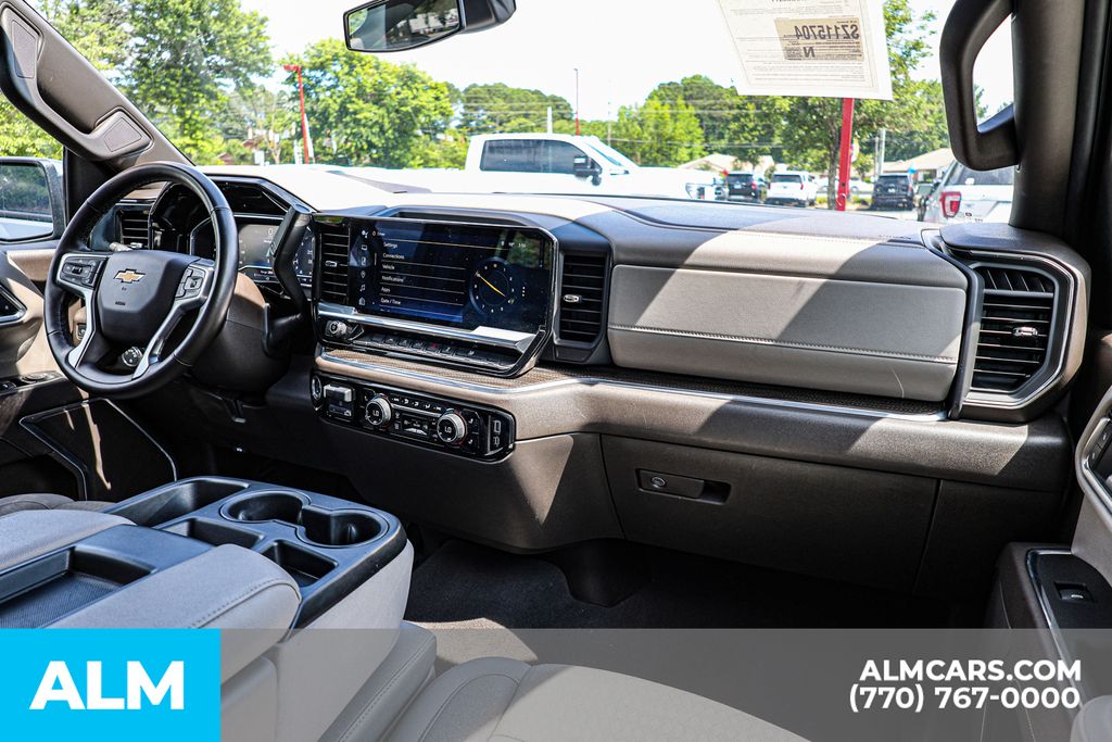 Used 2025 Gray Chevrolet LT/MT Certified image 28