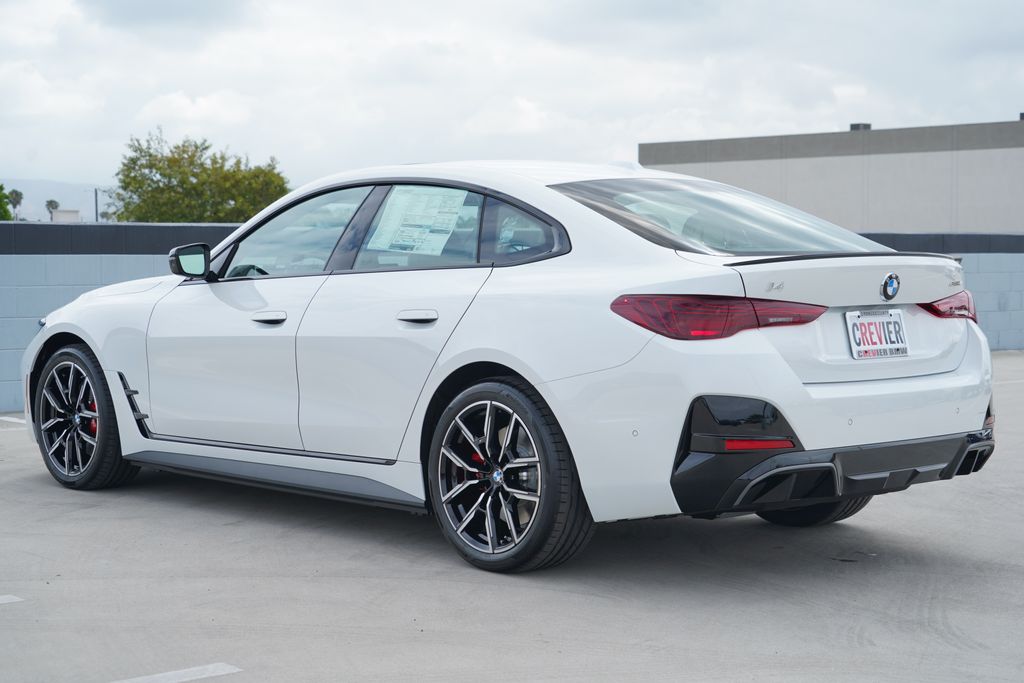 Thumbnail: 2026 BMW i4 - 7