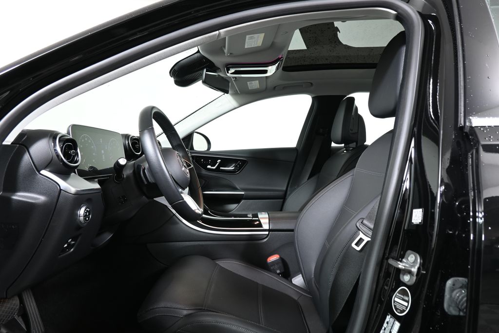 Thumbnail: 2025 Mercedes-Benz C-Class - 3