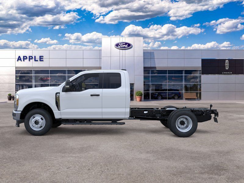 2025 Ford F-350 Chassis XL