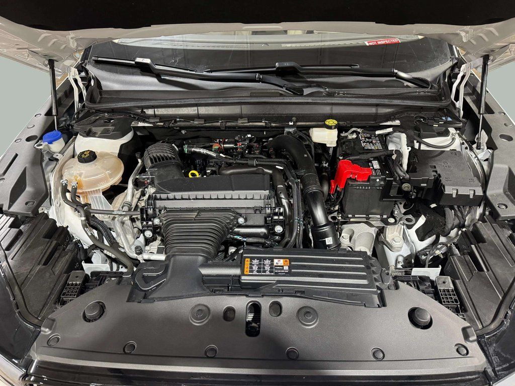 Certified Used 2024 White Platinum Metallic Tri-Coat Lincoln Reserve image 29