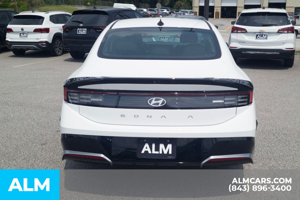 Certified Used 2025 White Hyundai SEL image 6