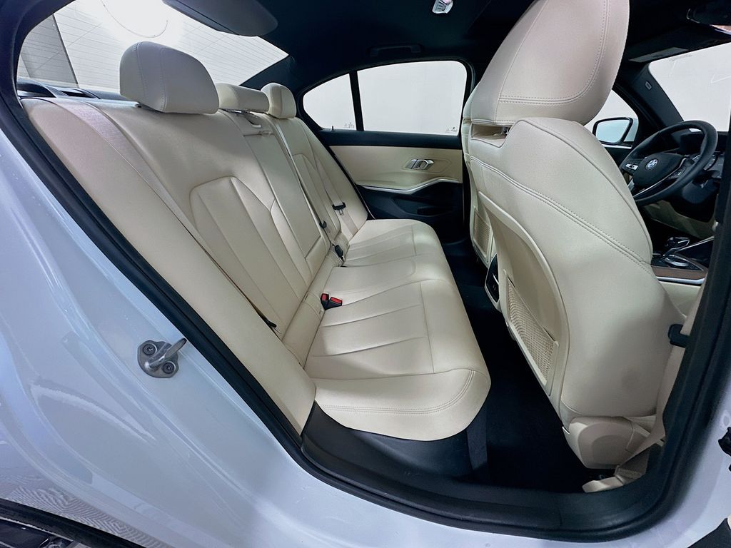 Thumbnail: 2021 BMW 3 Series - 28