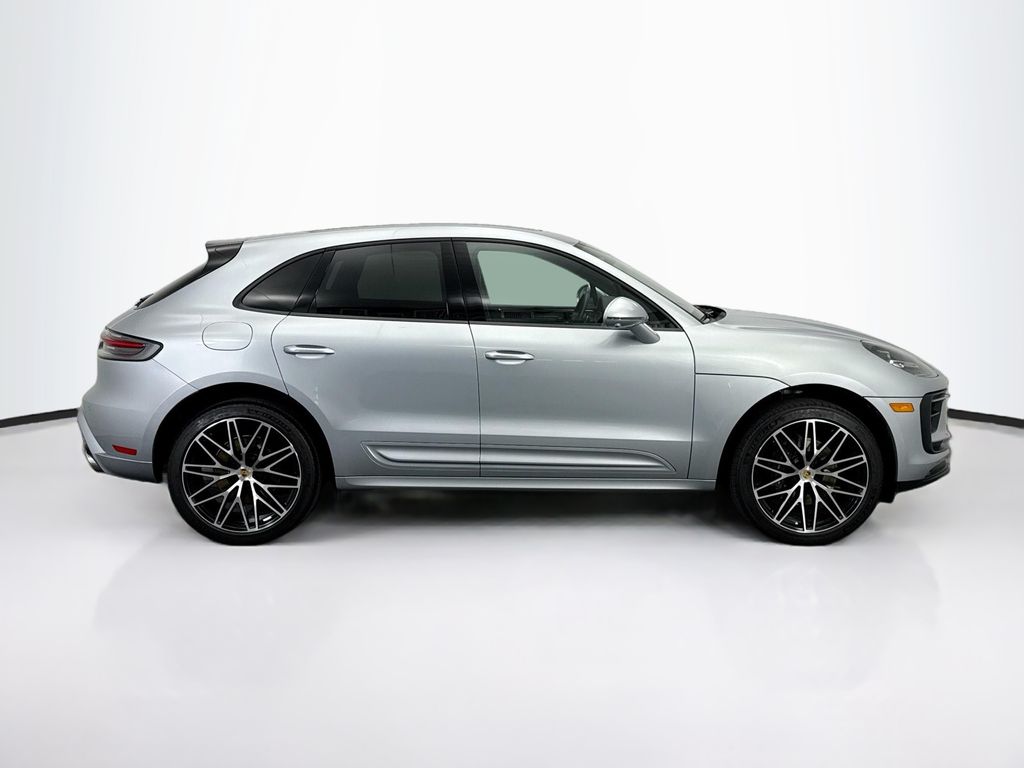 Thumbnail: 2025 Porsche Macan - 8