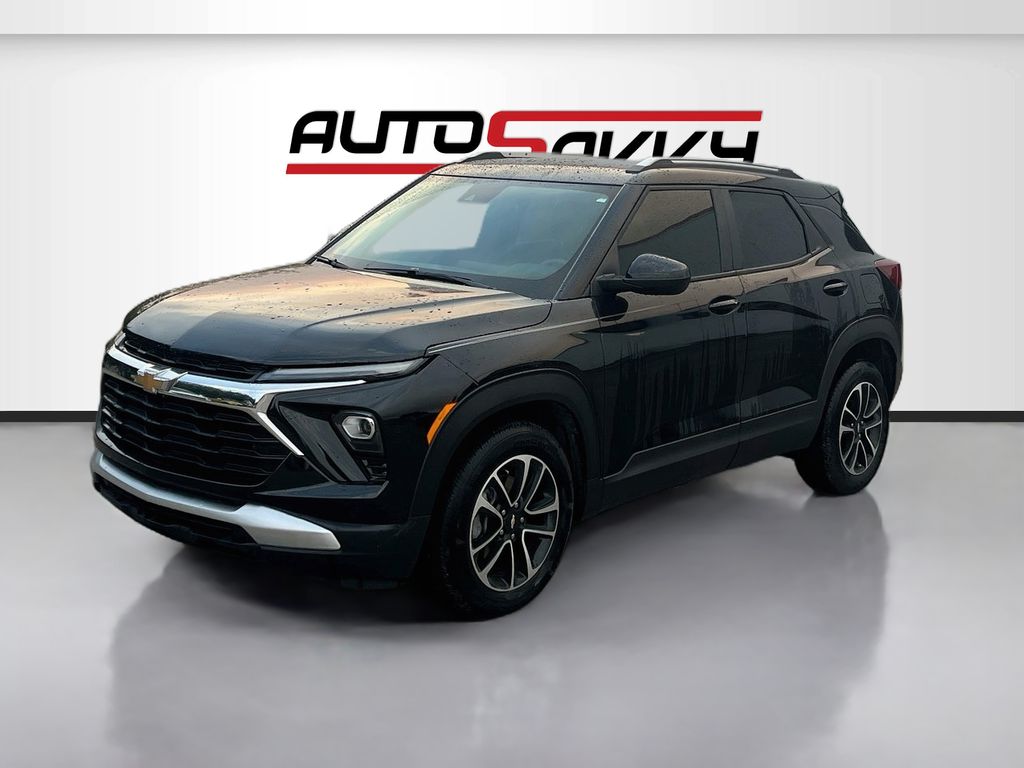 Used 2025 Black Chevrolet LT image 3