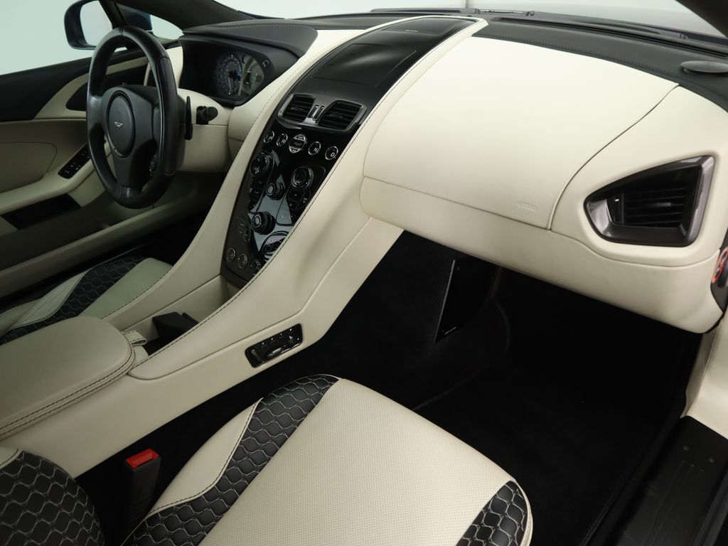 Thumbnail: 2015 Aston Martin Vanquish - 18