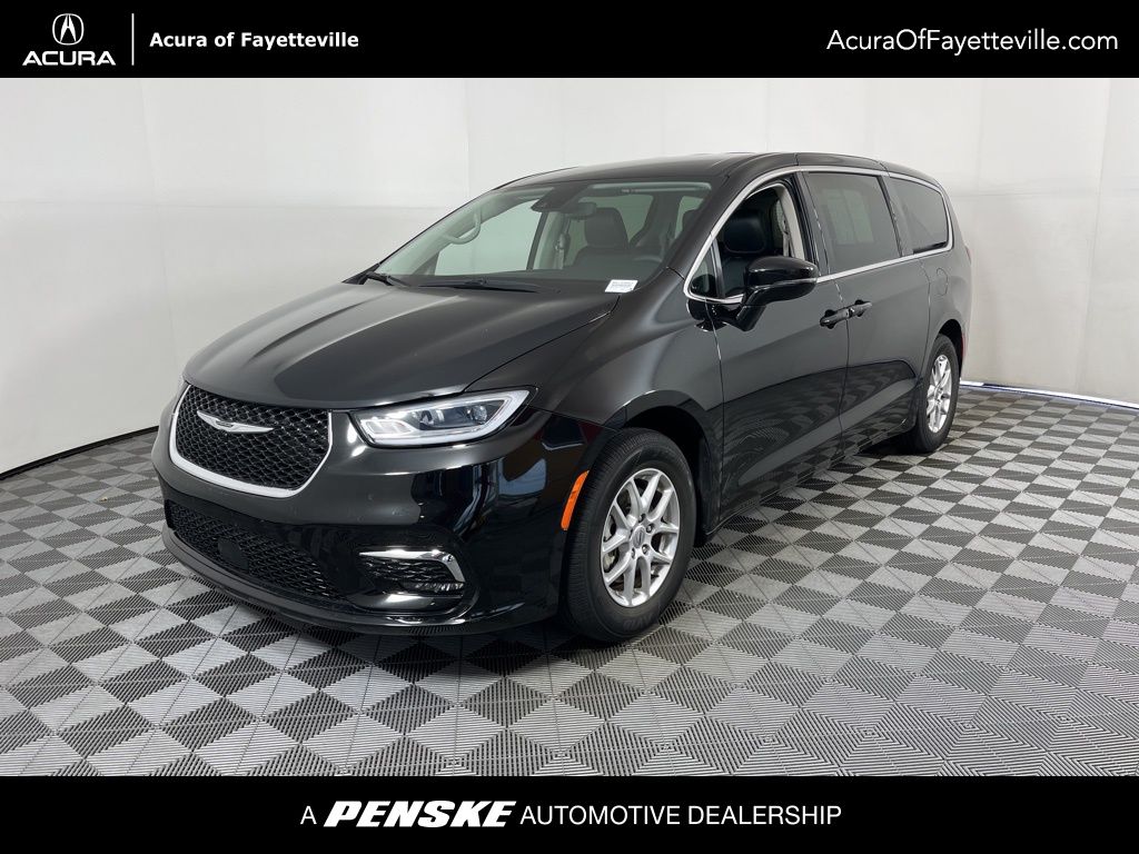 Thumbnail: 2024 Chrysler Pacifica - 1