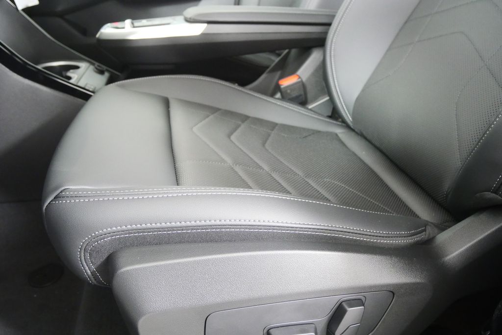 Thumbnail: 2026 BMW X1 - 9