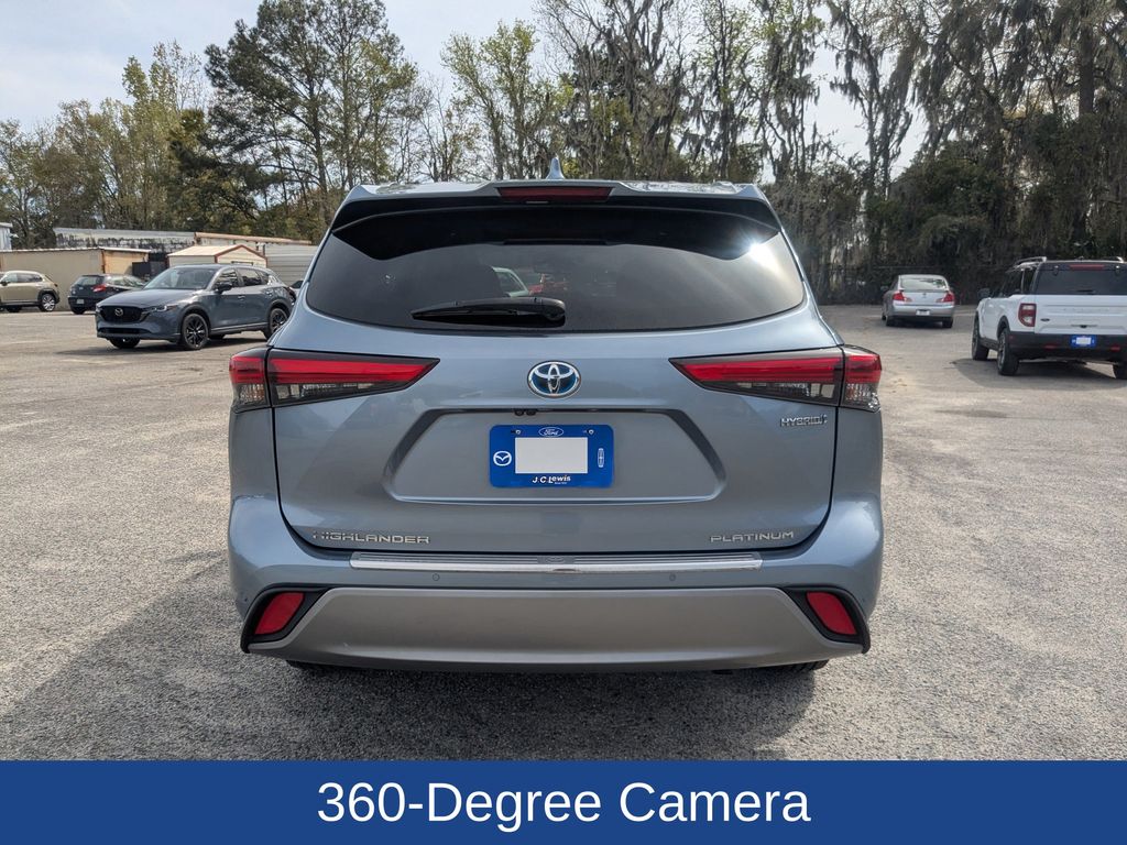 2023 Toyota Highlander Hybrid Platinum