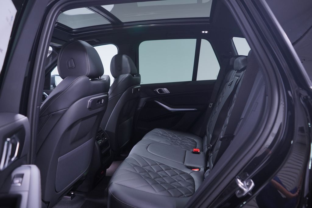 Thumbnail: 2026 BMW X5 - 9