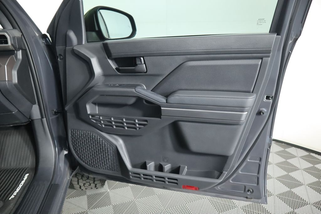 2024 Toyota Tacoma SR5 25