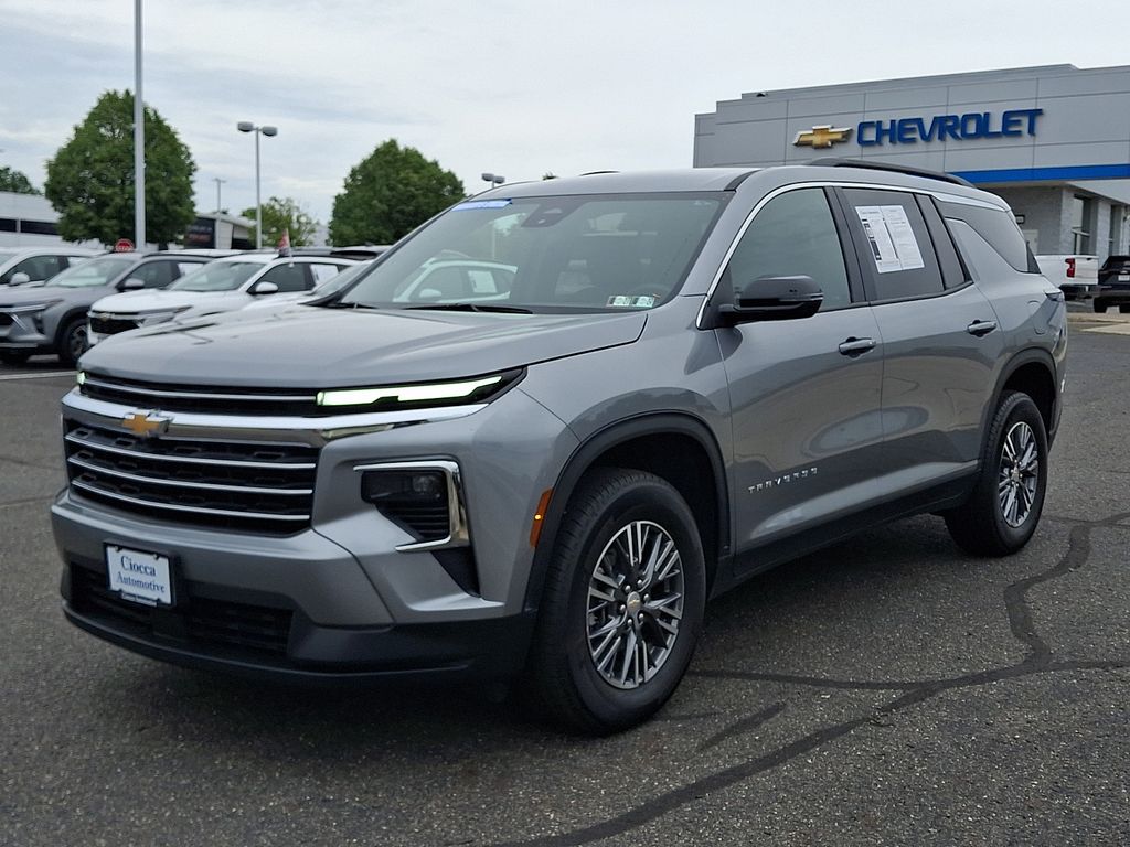 used 2025 Chevrolet Traverse car, priced at $39,629
