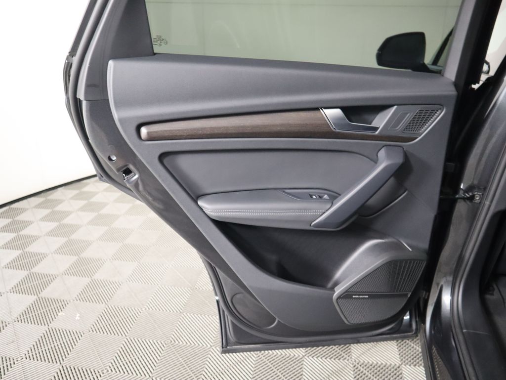 2025 Audi Q5  28