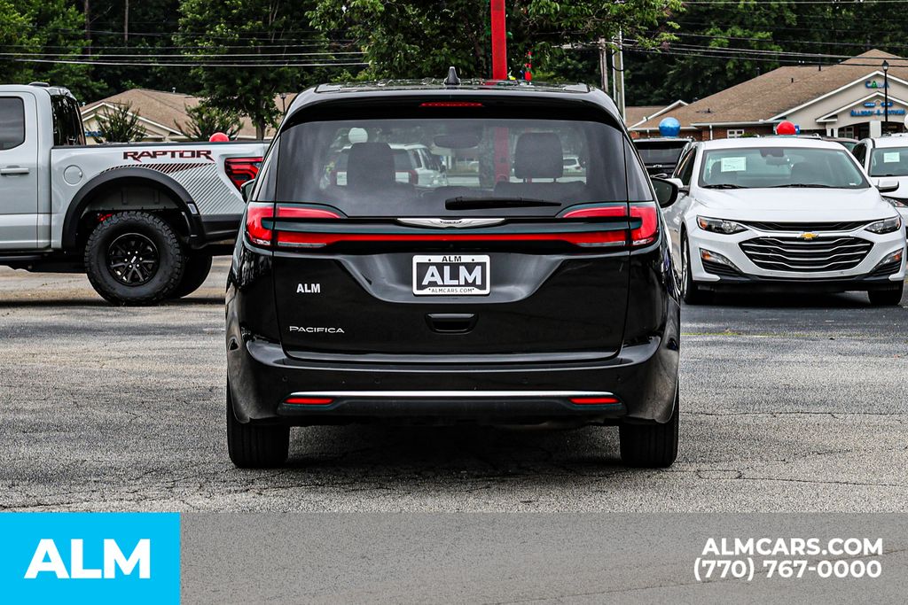 Used 2023 Black Chrysler Touring L image 12